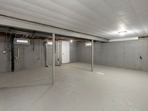 54 Roundtop Rd, Framingham MA 01701