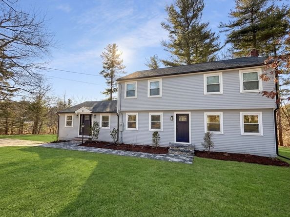 82 Pleasant St, Westford MA 01886