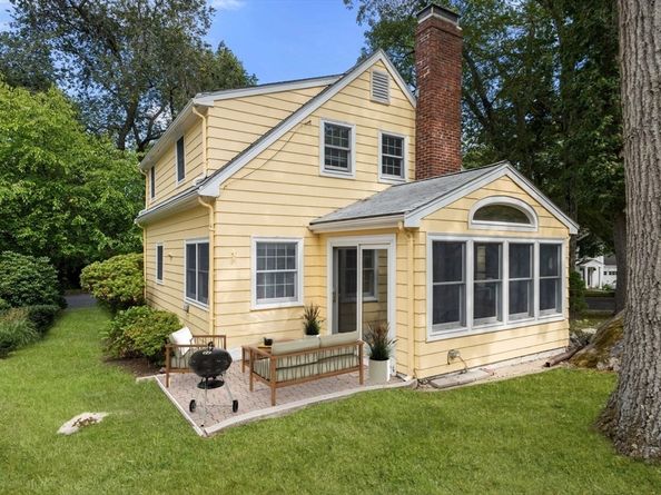 70 Craftsland Rd, Brookline MA 02467