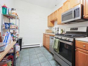 17 Symphony 8, Boston MA 02115