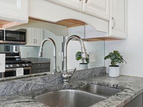 11 West Bradstreet Rd, North Andover MA 01845