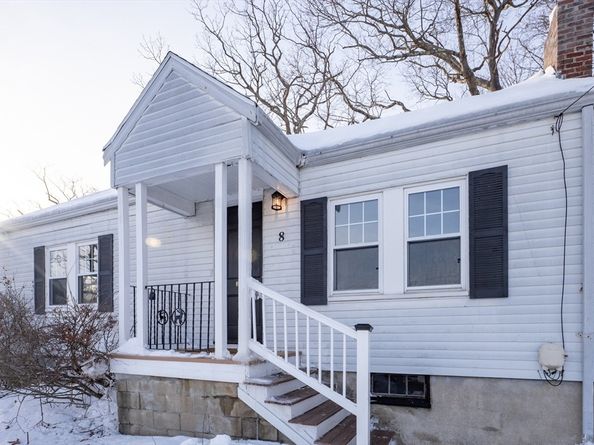 8 Hillview Ter, Westwood MA 02090