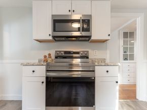 8 Hillview Ter, Westwood MA 02090