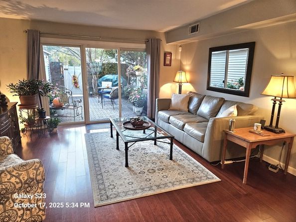 210 Windsor Drive 210, Framingham MA 01701