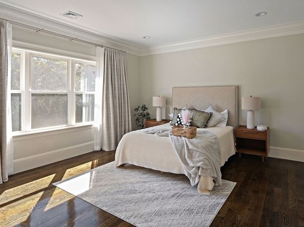 42 Sunhill Ln, Newton MA 02459