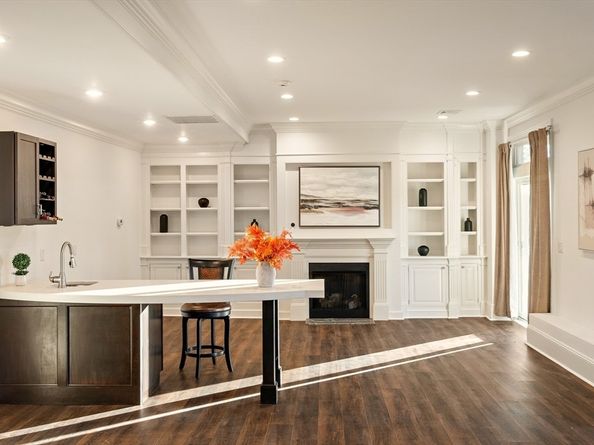 42 Sunhill Ln, Newton MA 02459