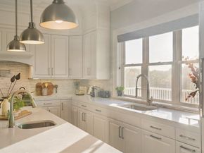 42 Sunhill Ln, Newton MA 02459