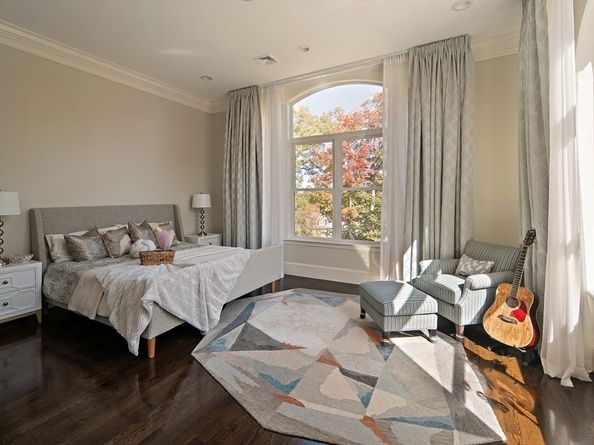 42 Sunhill Ln, Newton MA 02459