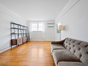 56 Elm St 1, Worcester MA 01609