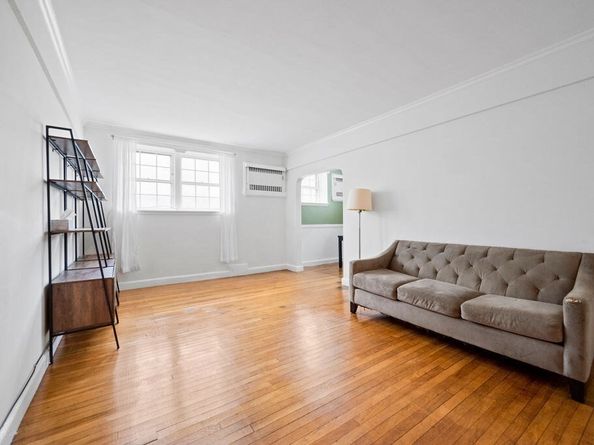 56 Elm St 1, Worcester MA 01609