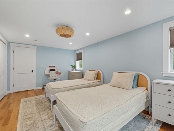 4 Ciaramitaro Ct, Gloucester MA 01930