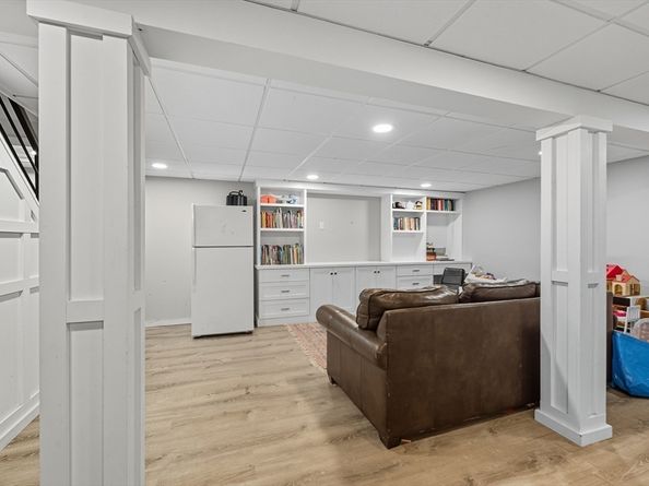 4 Ciaramitaro Ct, Gloucester MA 01930