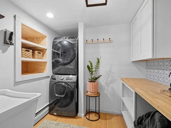 4 Ciaramitaro Ct, Gloucester MA 01930
