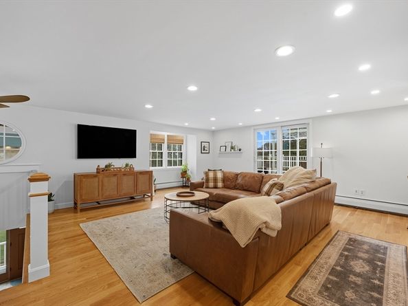 4 Ciaramitaro Ct, Gloucester MA 01930