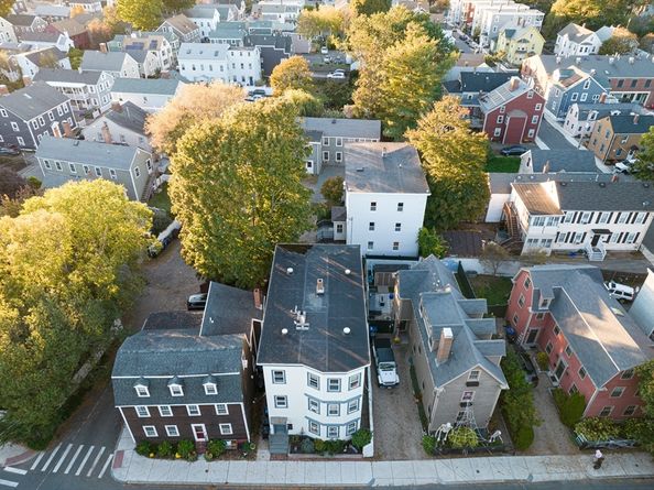 72 Derby St, Salem MA 01970