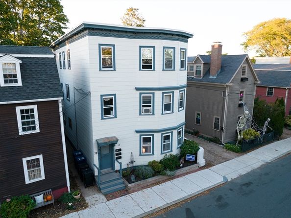 72 Derby St, Salem MA 01970