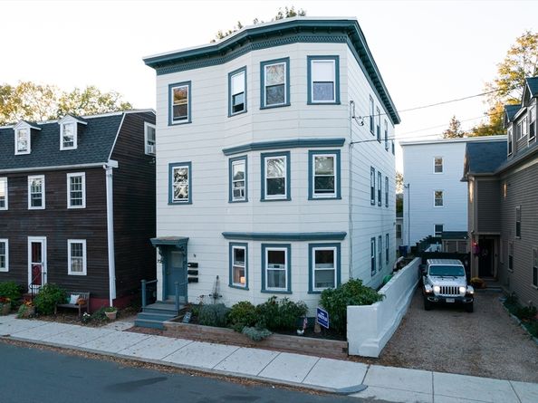 72 Derby St, Salem MA 01970