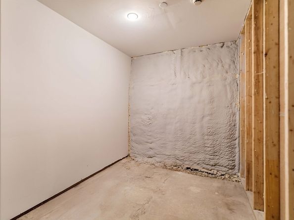 275 Washington Ave 3, Chelsea MA 02150