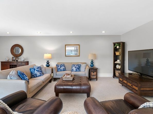 75 Country Club Way, Ipswich MA 01938