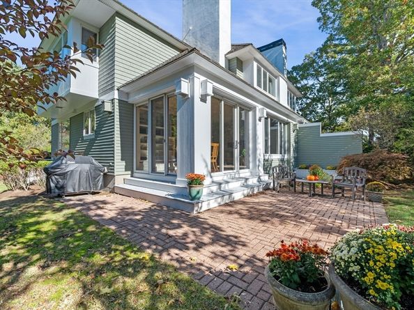 75 Country Club Way, Ipswich MA 01938