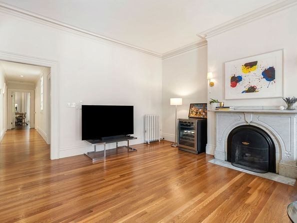 6 Walnut St 3, Boston MA 02108