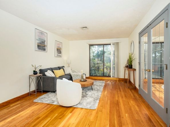 85 E Squantum St 10, Quincy MA 02171