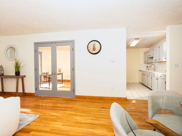 85 E Squantum St 10, Quincy MA 02171