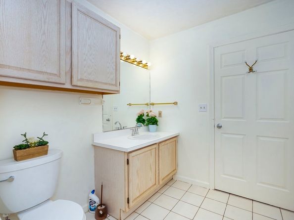 85 E Squantum St 10, Quincy MA 02171