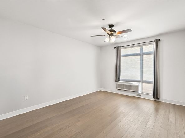 18 Cliveden St 406, Quincy MA 02169