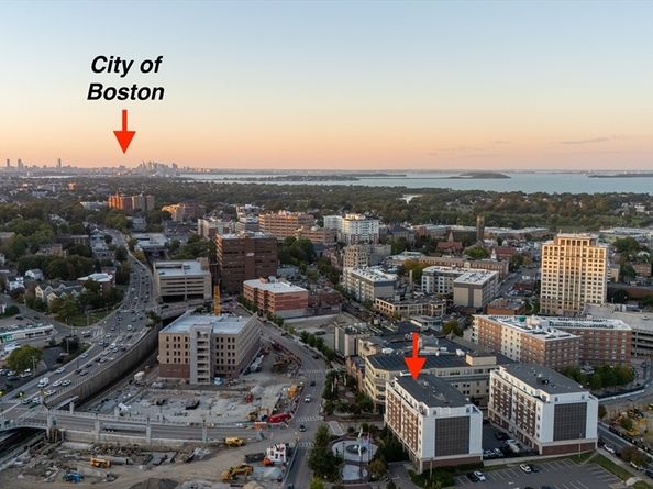18 Cliveden St 406, Quincy MA 02169