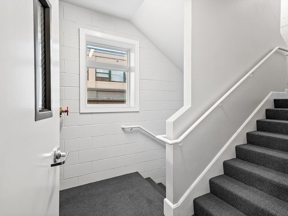 18 Cliveden St 406, Quincy MA 02169