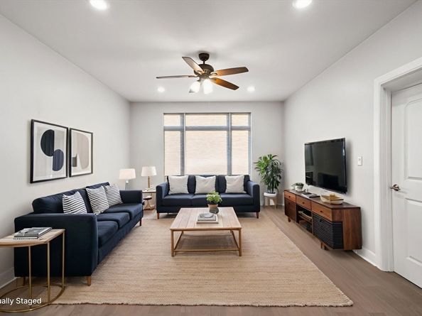 18 Cliveden St 406, Quincy MA 02169