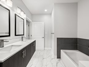 18 Cliveden St 406, Quincy MA 02169