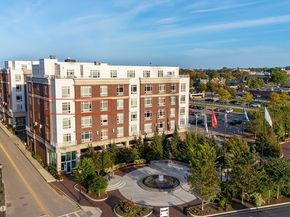 18 Cliveden St 406, Quincy MA 02169