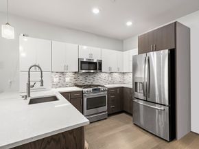 18 Cliveden St 406, Quincy MA 02169