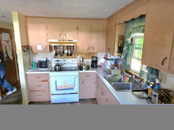 92 Leah Dr, Brockton MA 02301