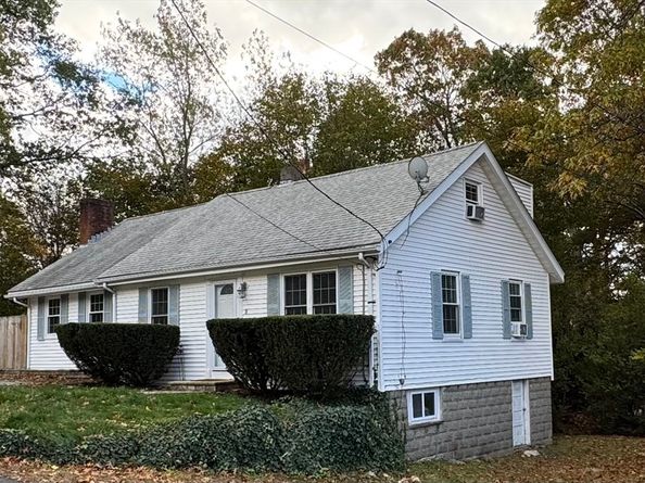 9 Oakwood Ave, Saugus MA 01906