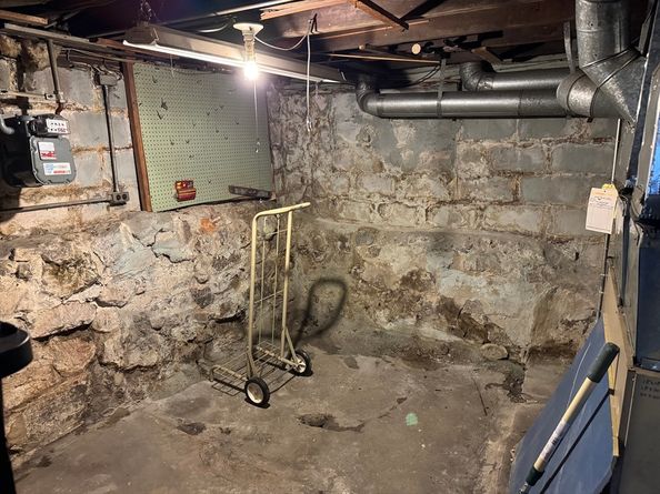 9 Oakwood Ave, Saugus MA 01906