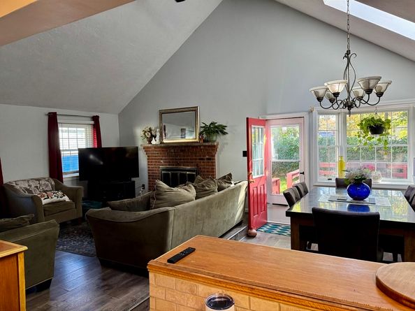 9 Oakwood Ave, Saugus MA 01906