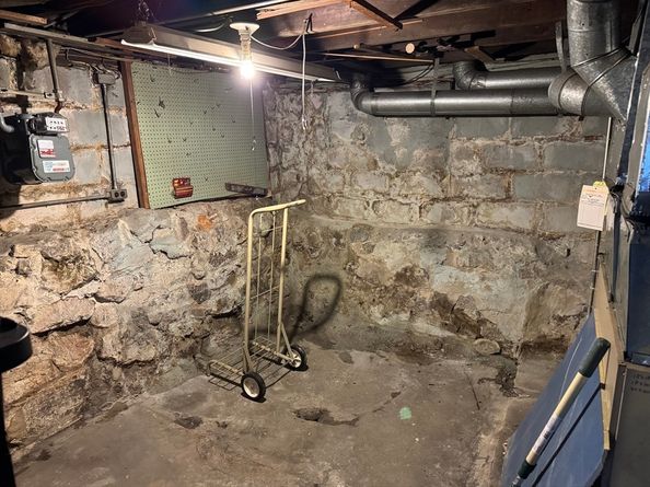 9 Oakwood Ave, Saugus MA 01906