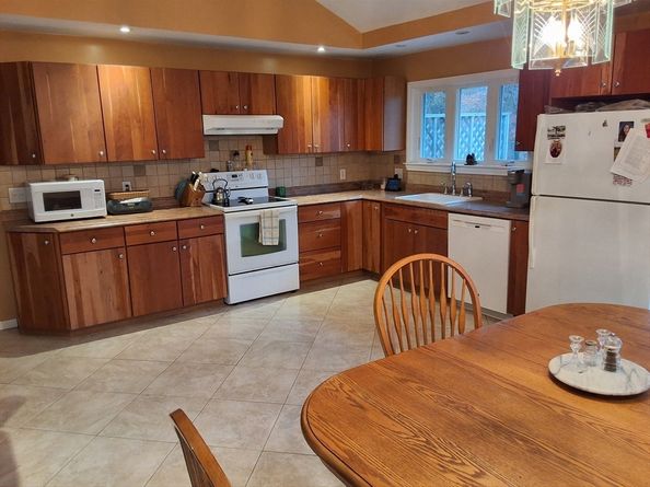 9 John Gilbert Rd, West Brookfield MA 01585