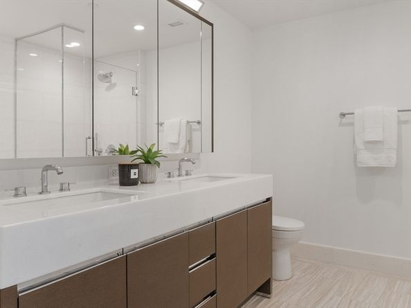 100 Lovejoy Wharf 11C, Boston MA 02114