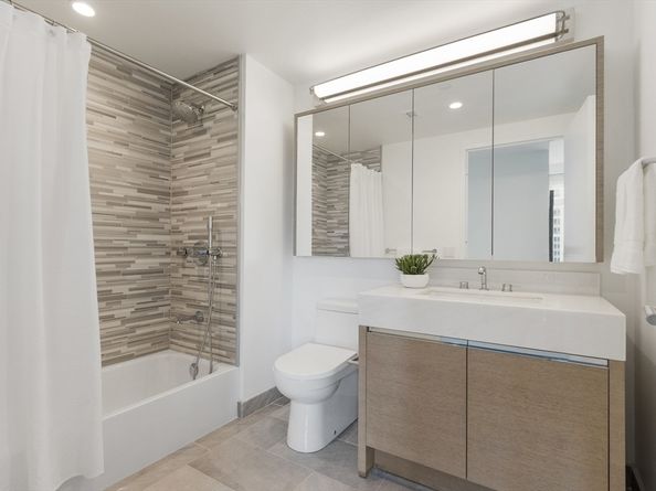 100 Lovejoy Wharf 11C, Boston MA 02114