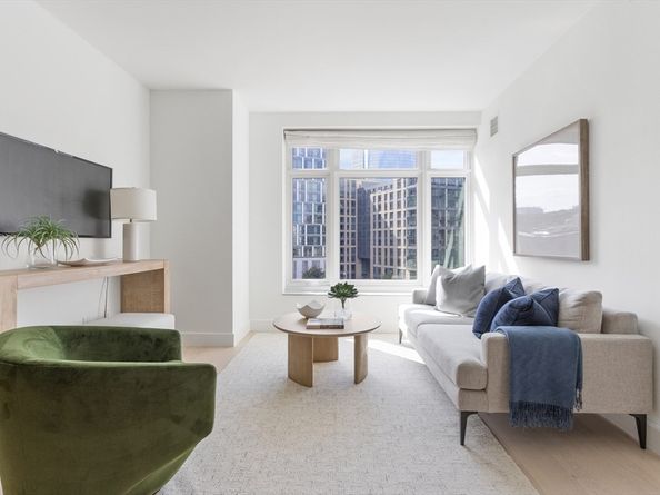 100 Lovejoy Wharf 11C, Boston MA 02114