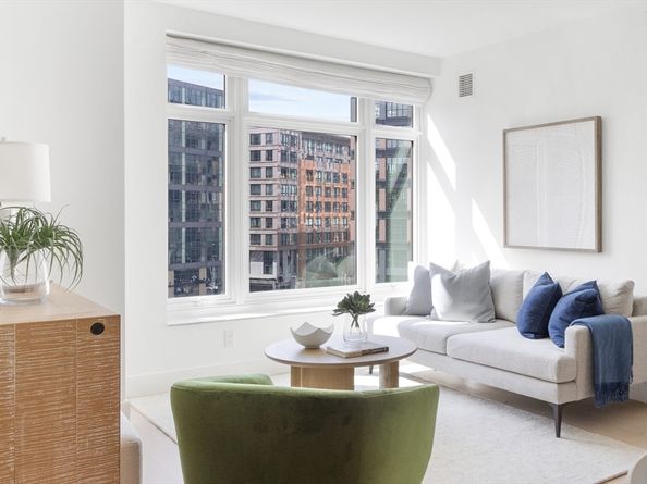 100 Lovejoy Wharf 11C, Boston MA 02114