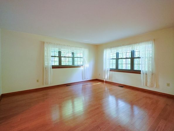 2 Victoria Dr 1, Auburn MA 01501