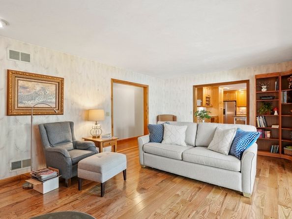 562 South Street, Shrewsbury MA 01545