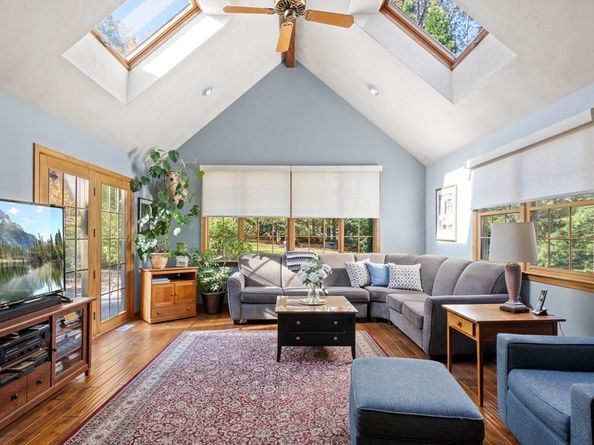 562 South Street, Shrewsbury MA 01545