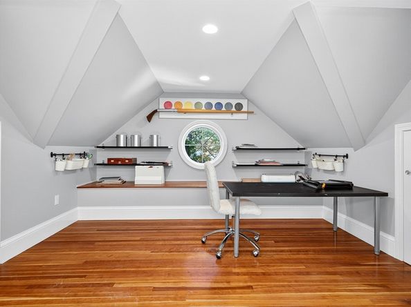 80 Livingston Rd, Wellesley MA 02482