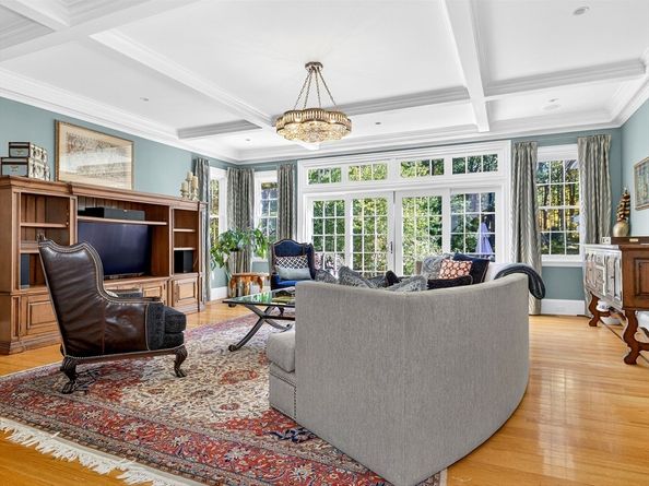 80 Livingston Rd, Wellesley MA 02482